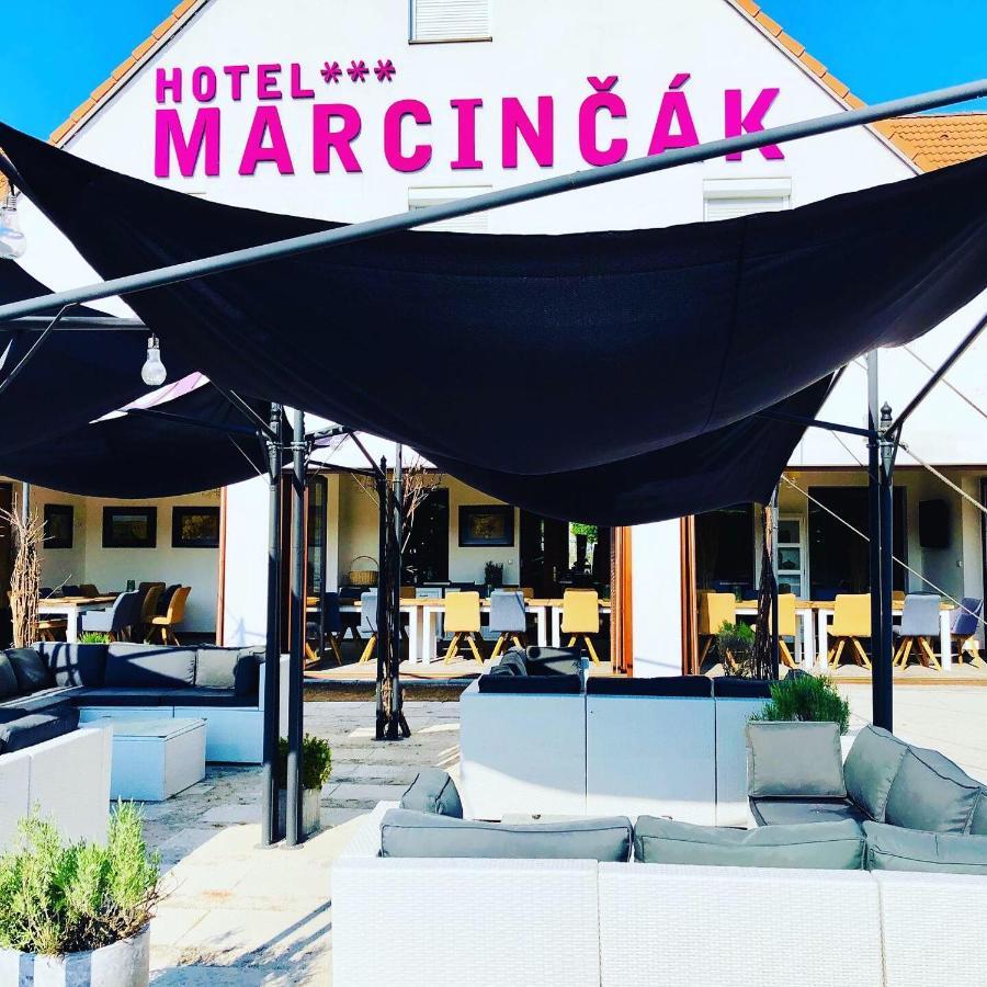 Hotel Marcincak*** Mikulov Exteriör bild